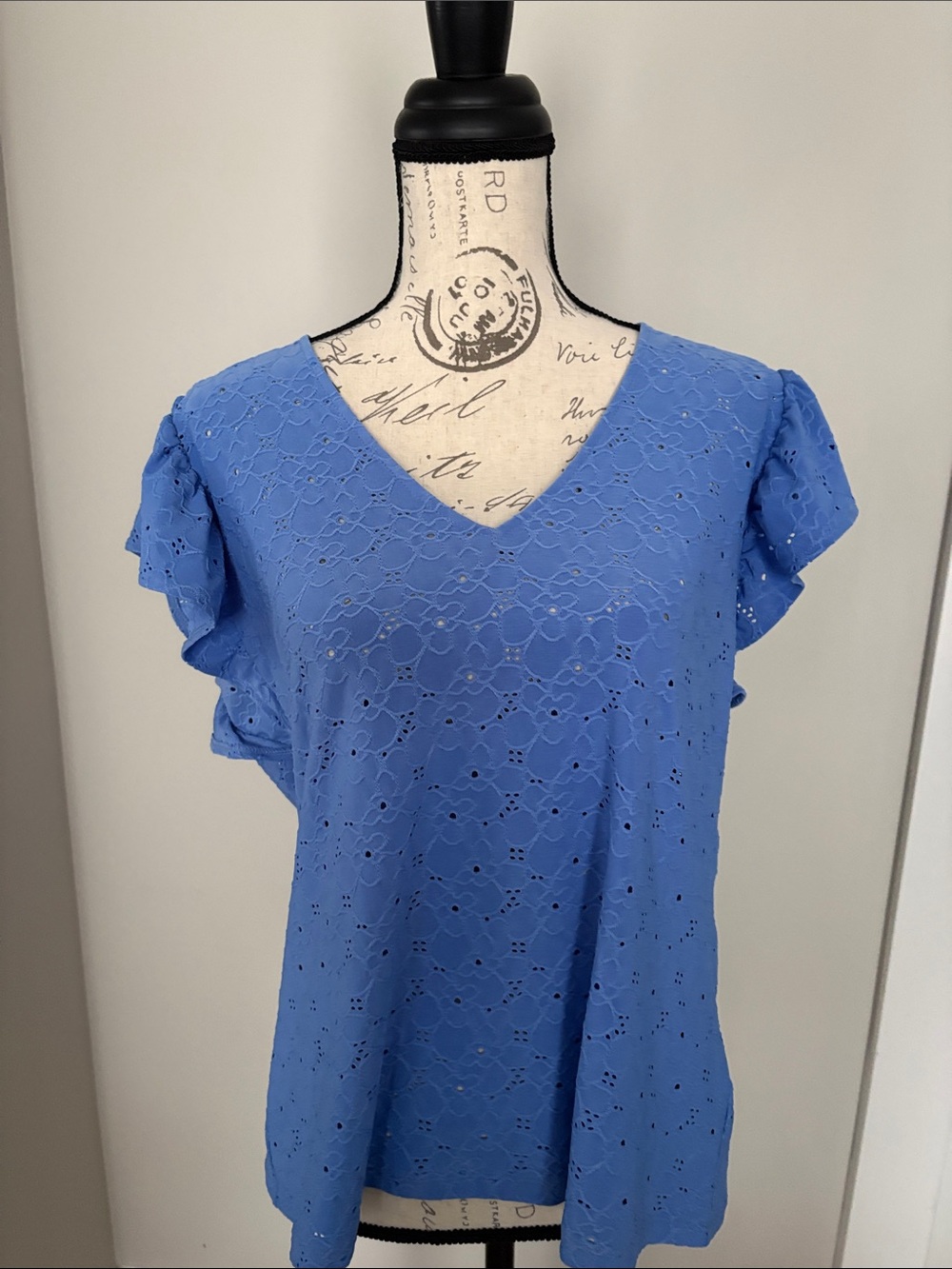 MICHAEL Michael Kors Large Periwinkle Eyelet V-Neck Flutter Sleeve Top